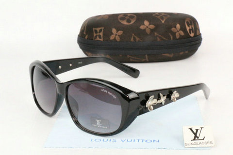 Louis Vuitton Sunglasses 04