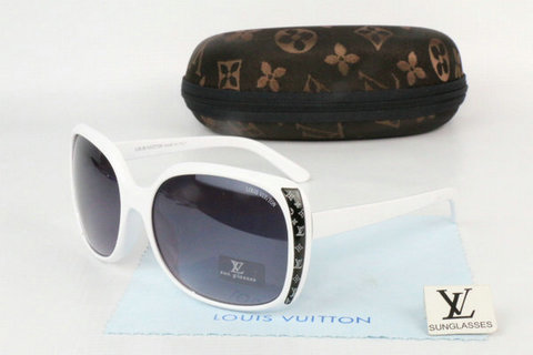 Louis Vuitton Sunglasses 07