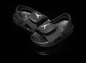 Youth Jordan slippers 22-35 2