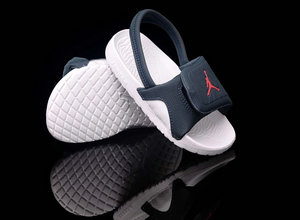 Youth Jordan slippers 22-35 3