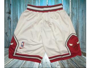 chicago Bulls basket.White